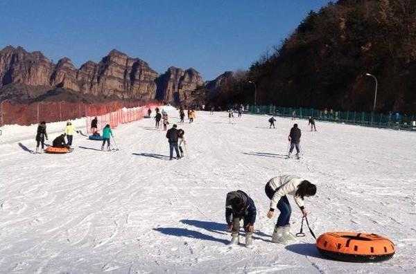 滑雪场邯郸附近（邯郸滑雪场在哪）